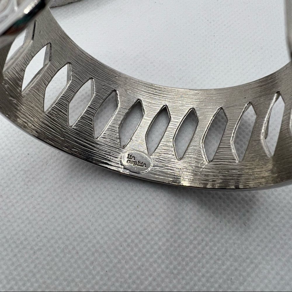 🍭4/$20 Silver tone cuff bracelet - Picture 2 of 5